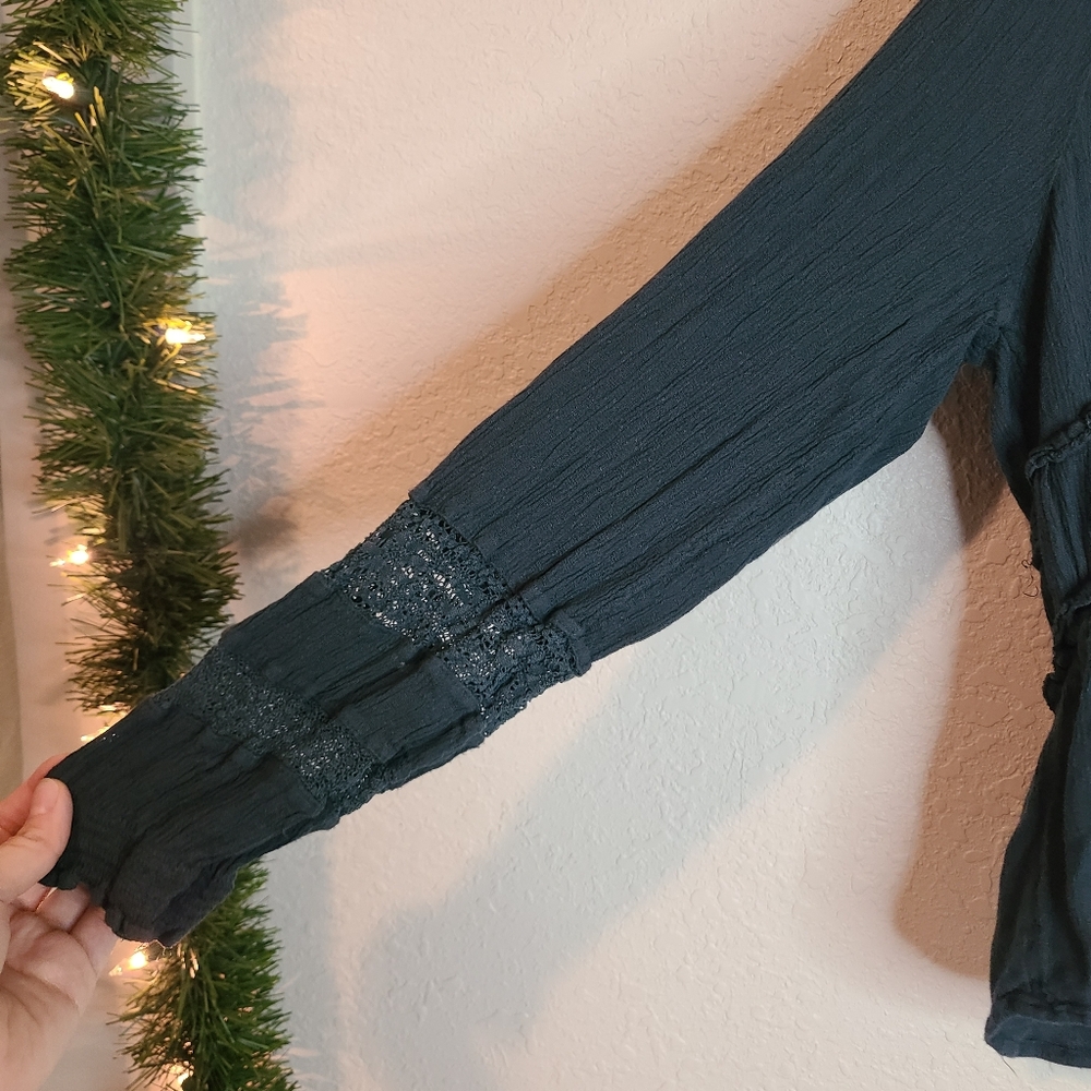 American Eagle Button-Front Ruffled Blouse XL - image 2